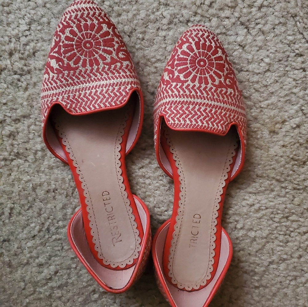 Restricted flats. Size 8.5